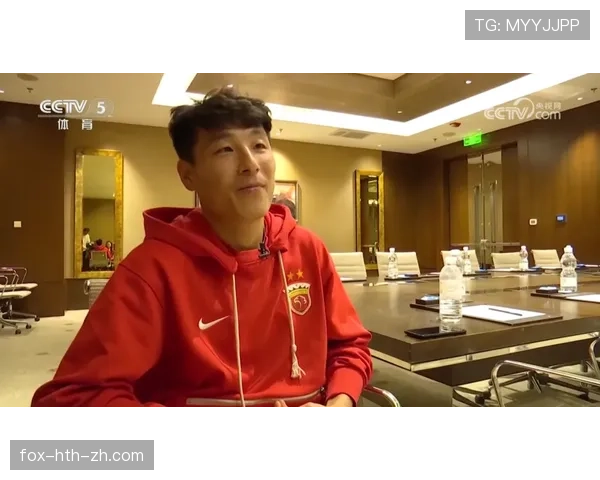 孙兴慜家冰箱里塞满泡菜，训练完回家第一件事是给老爸做饭